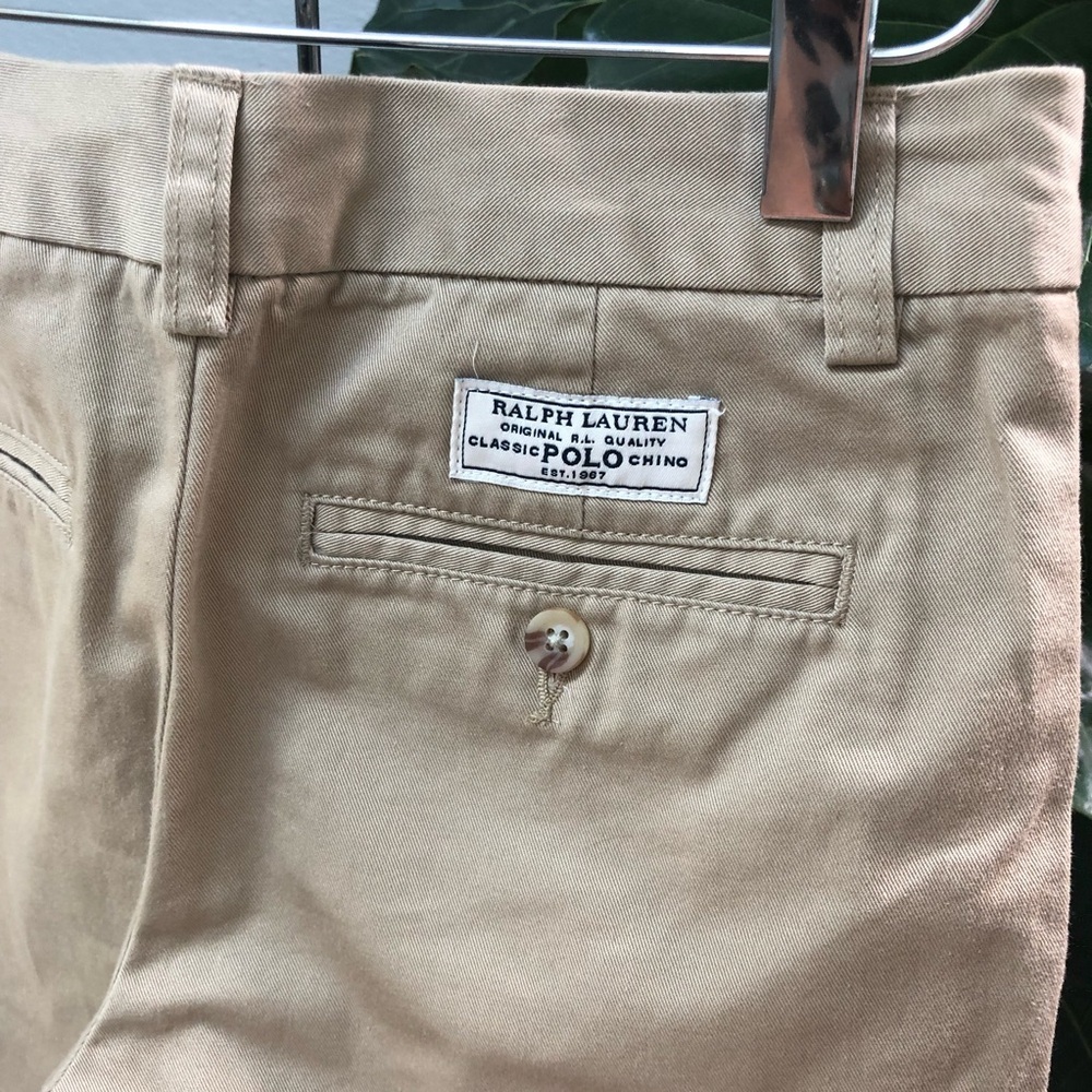 Ralph Lauren Men's Khaki Flat Front Shorts - Picture 3 of 7